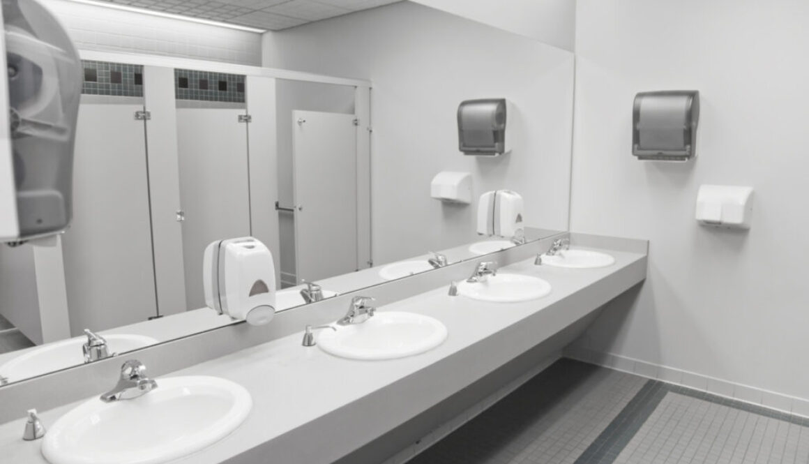 New Bill Gives Truckers Access to Restrooms