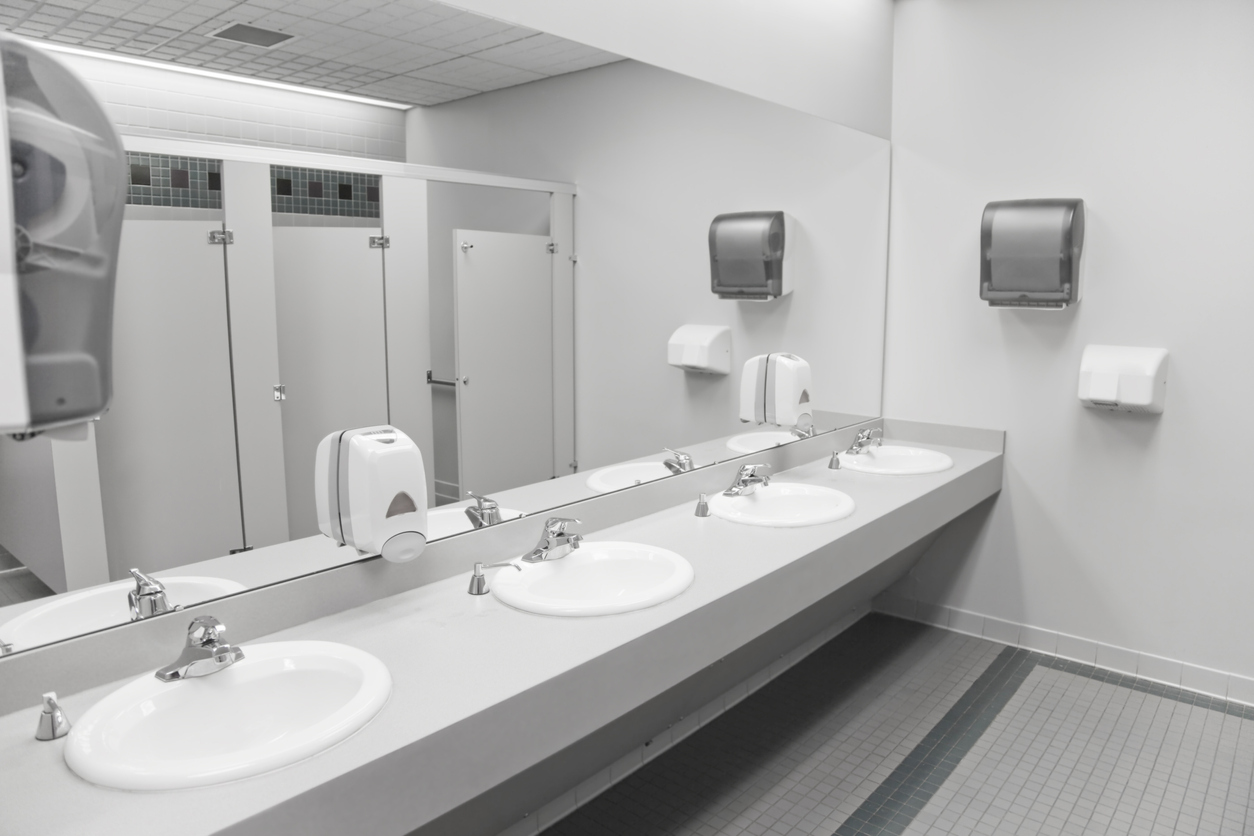 New Bill Gives Truckers Access to Restrooms